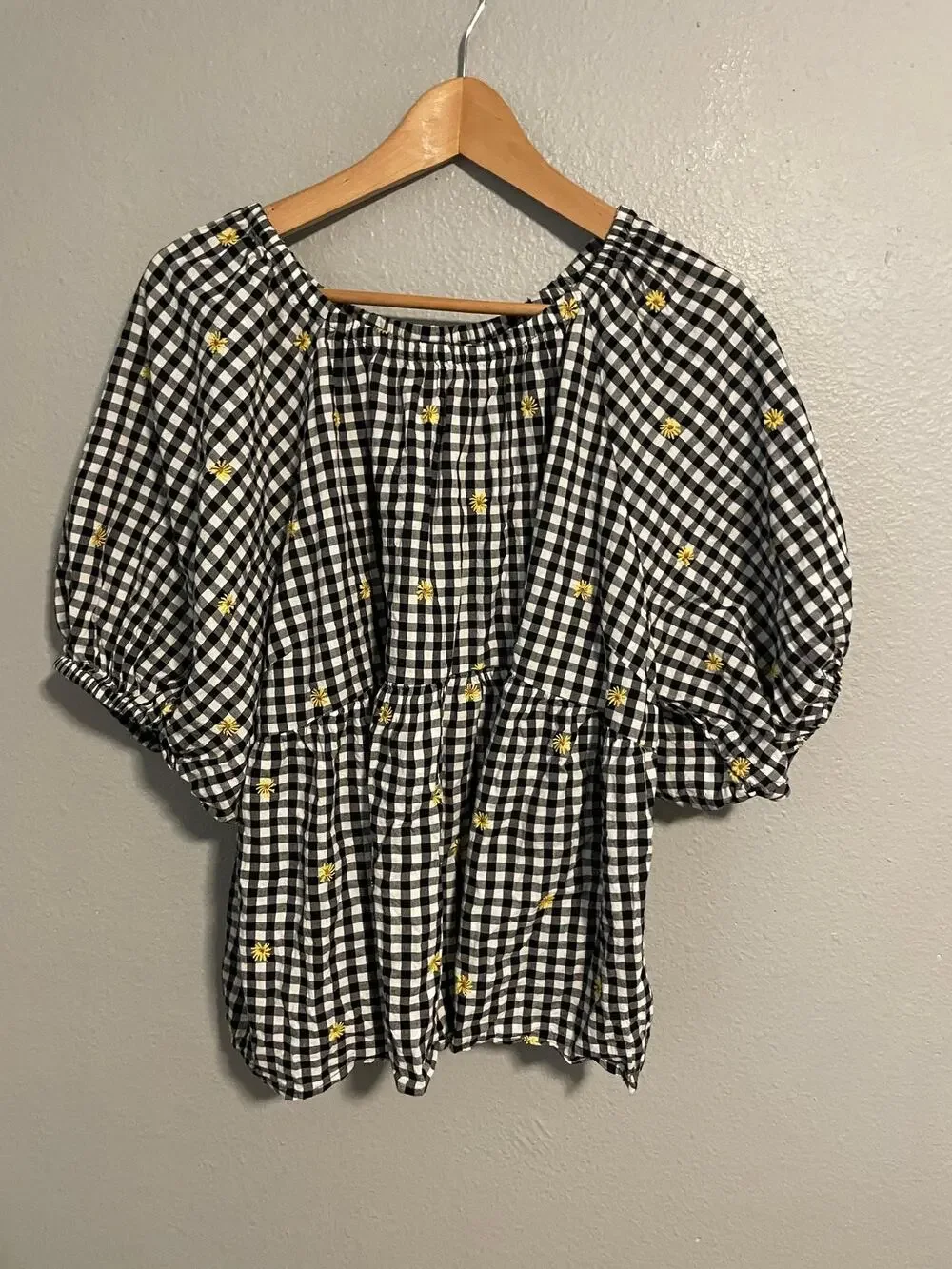 Old Navy Womens Blouse XXL Black Gingham Daisy Embroidered Puff Sleeve Peasant